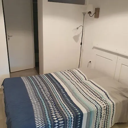 Joli Decore Proximite Cure Centre Apartment